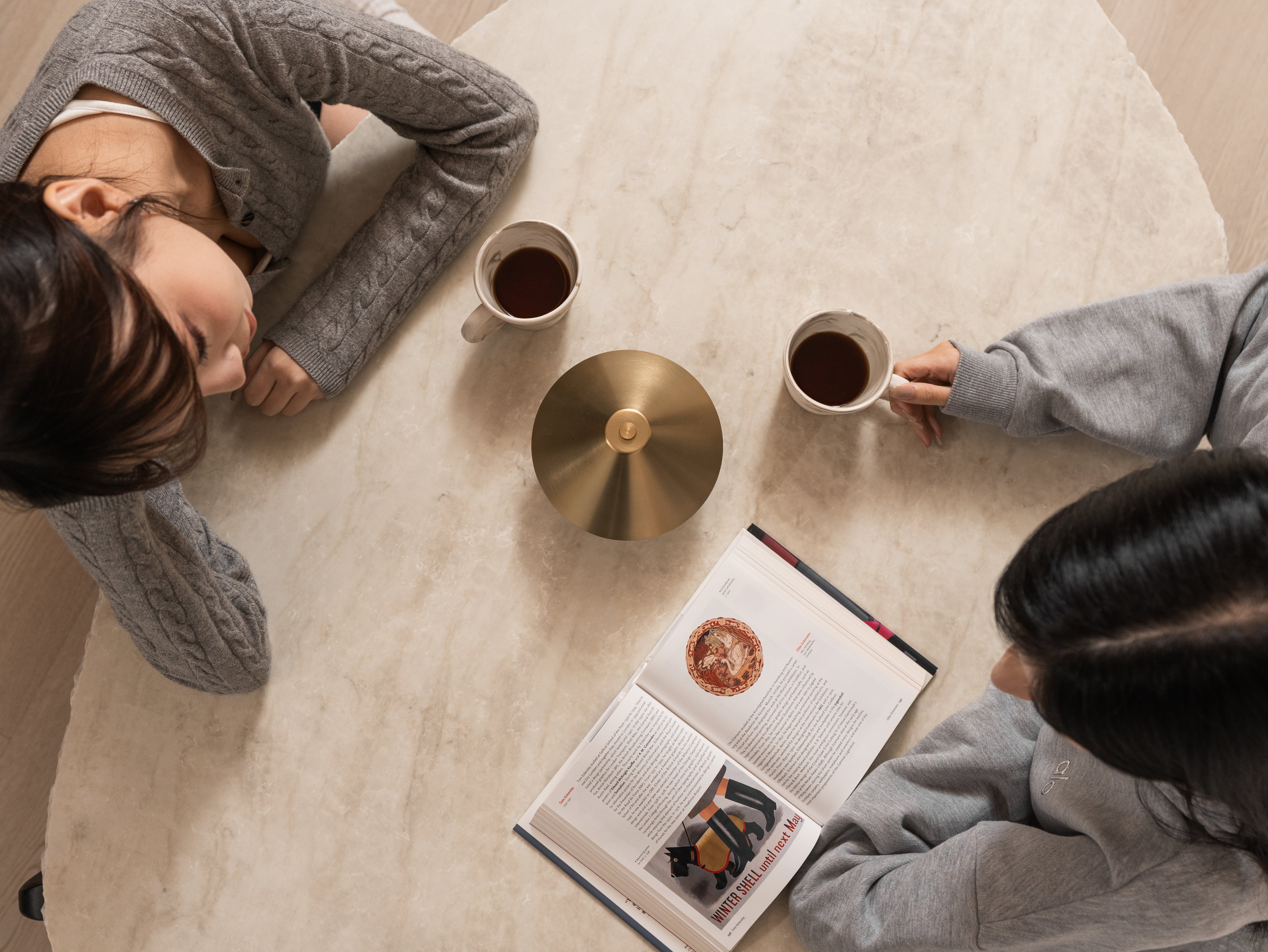 石嶼茶几 Stone Isle